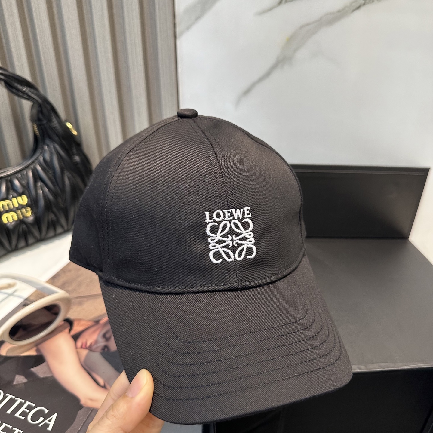 Loewe hat
