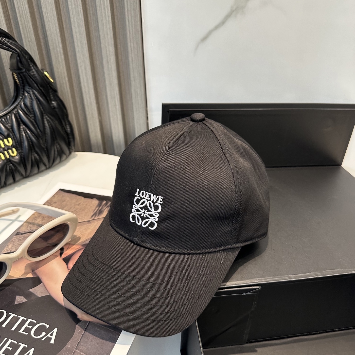Loewe hat