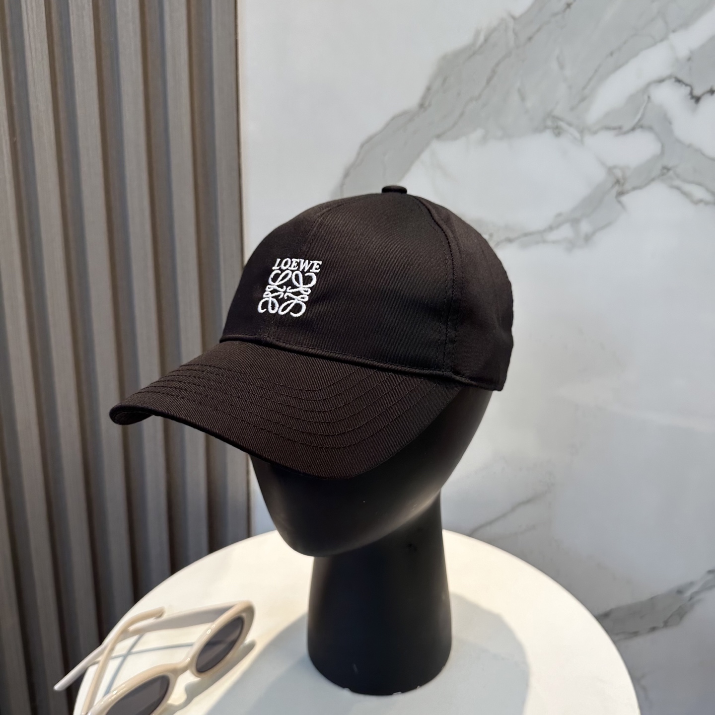 Loewe hat