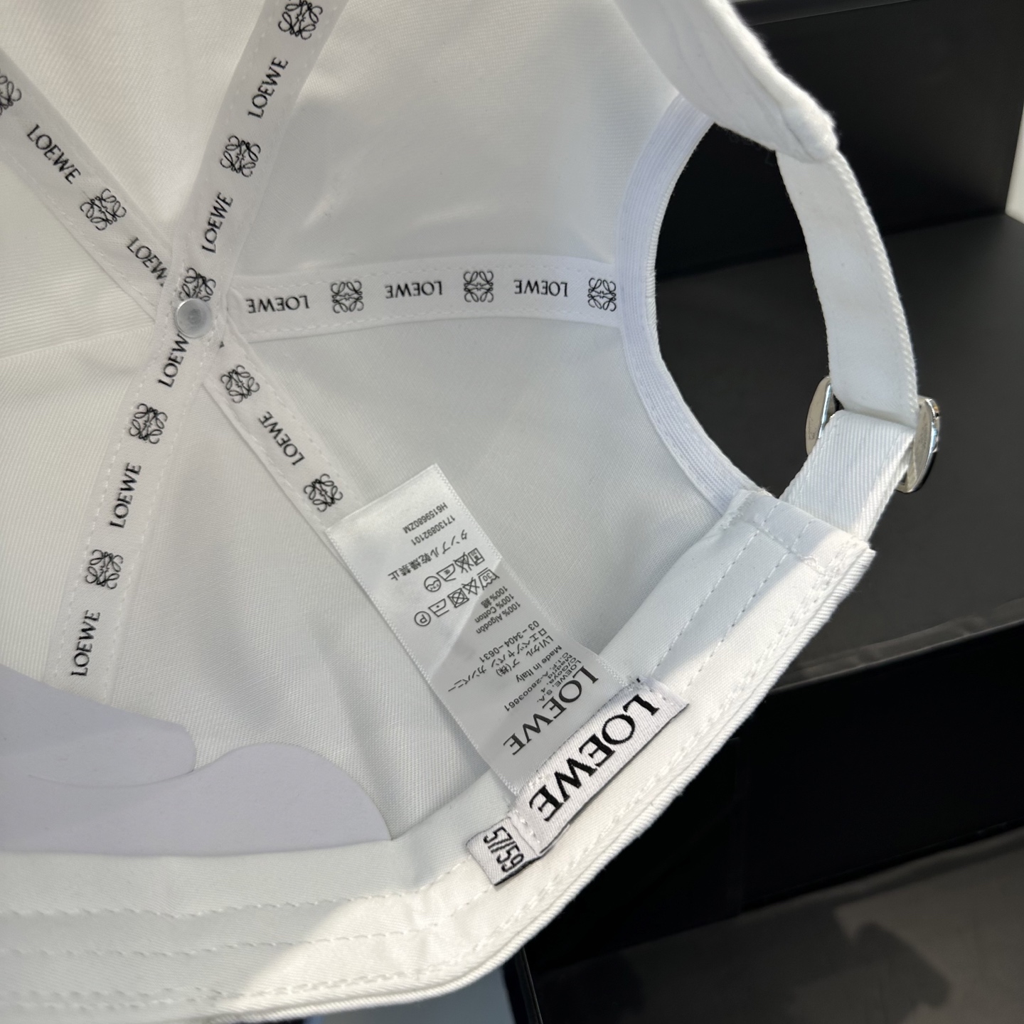 Loewe hat