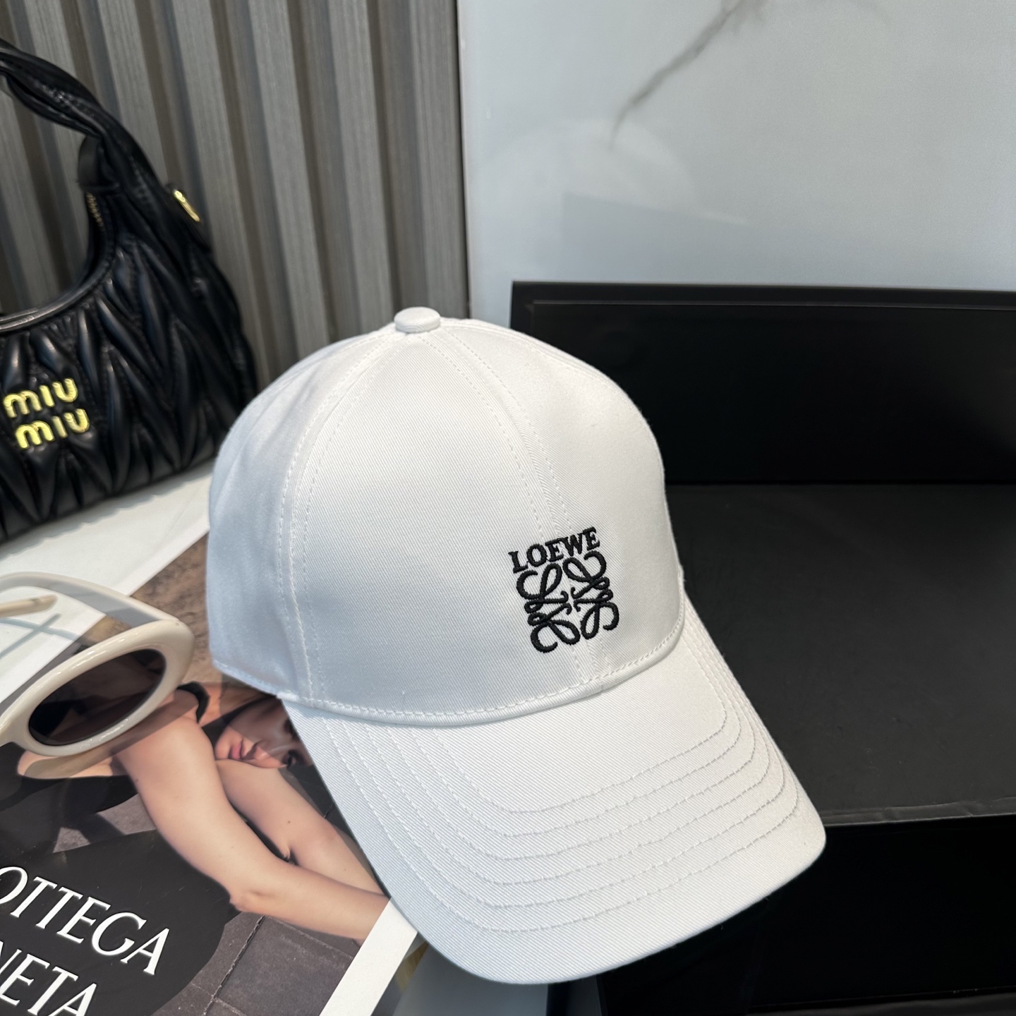 Loewe hat