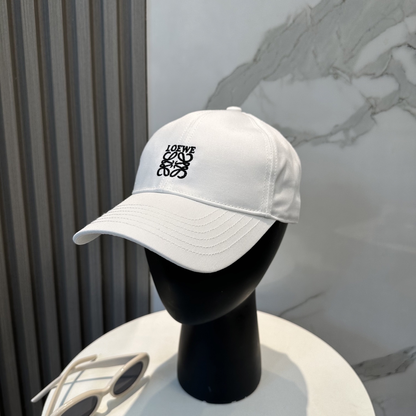 Loewe hat
