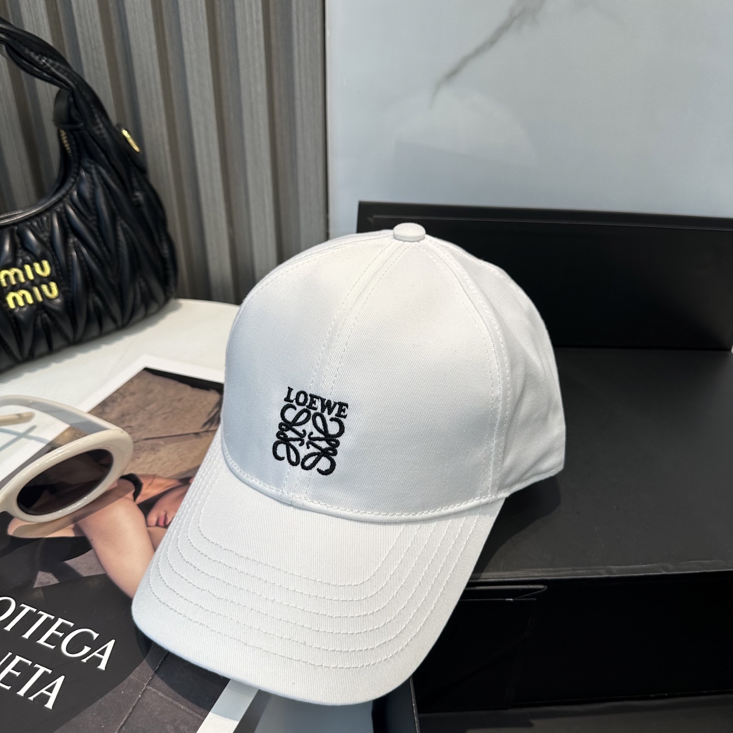 Loewe hat