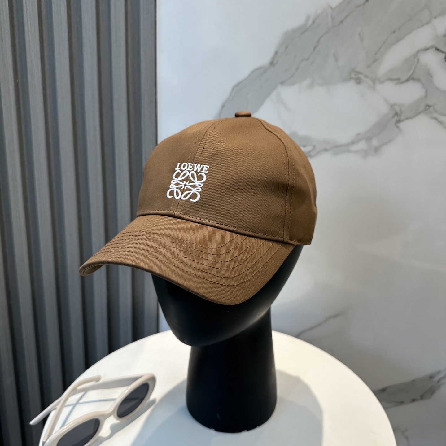 Loewe hat