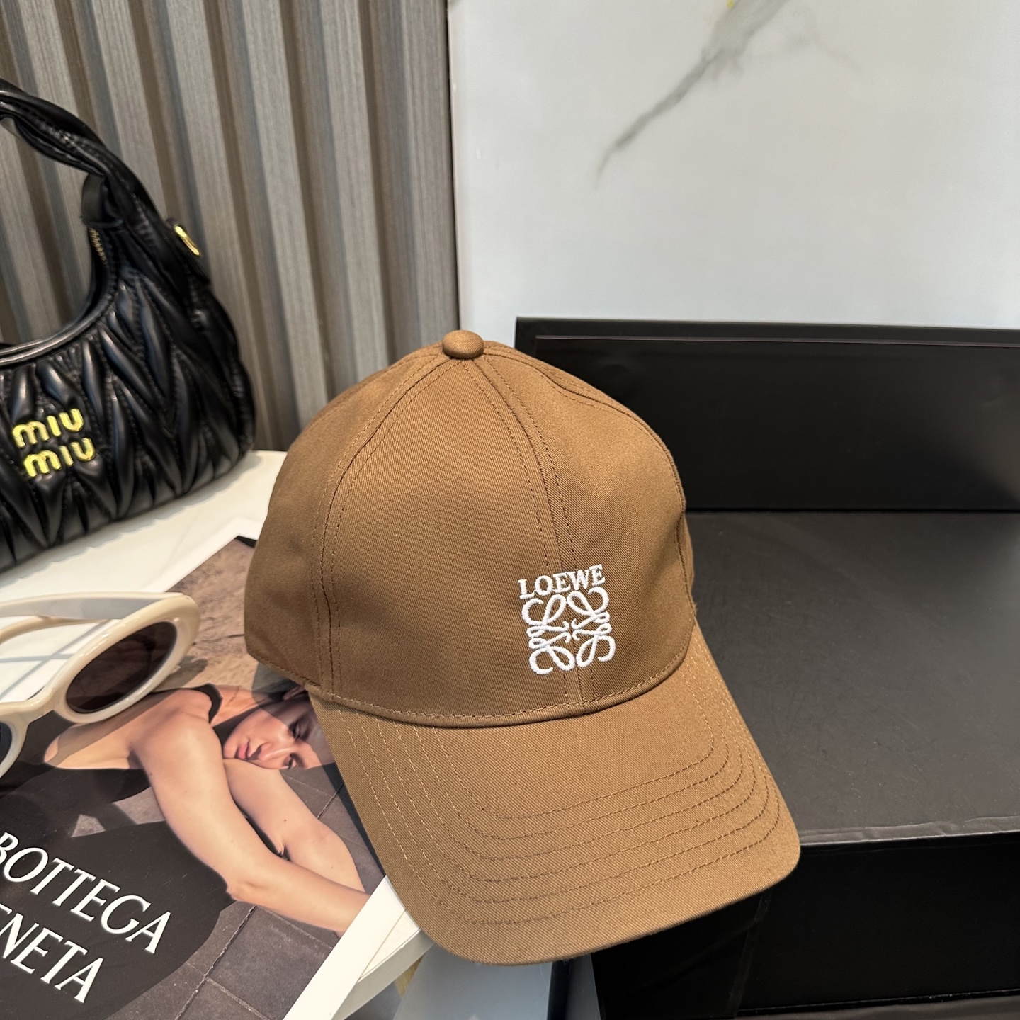 Loewe hat
