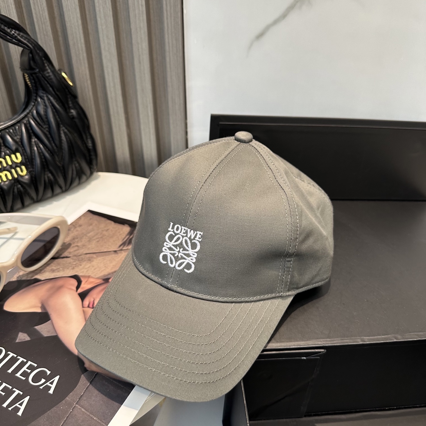 Loewe hat