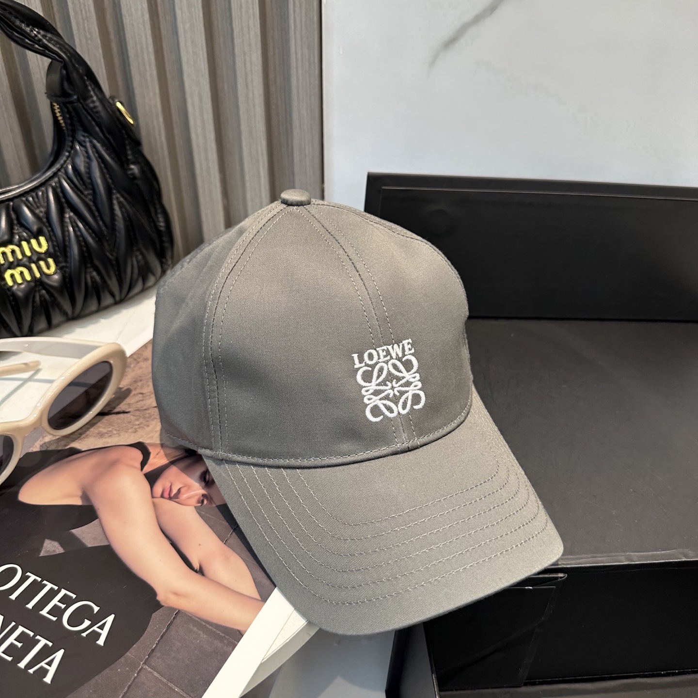 Loewe hat