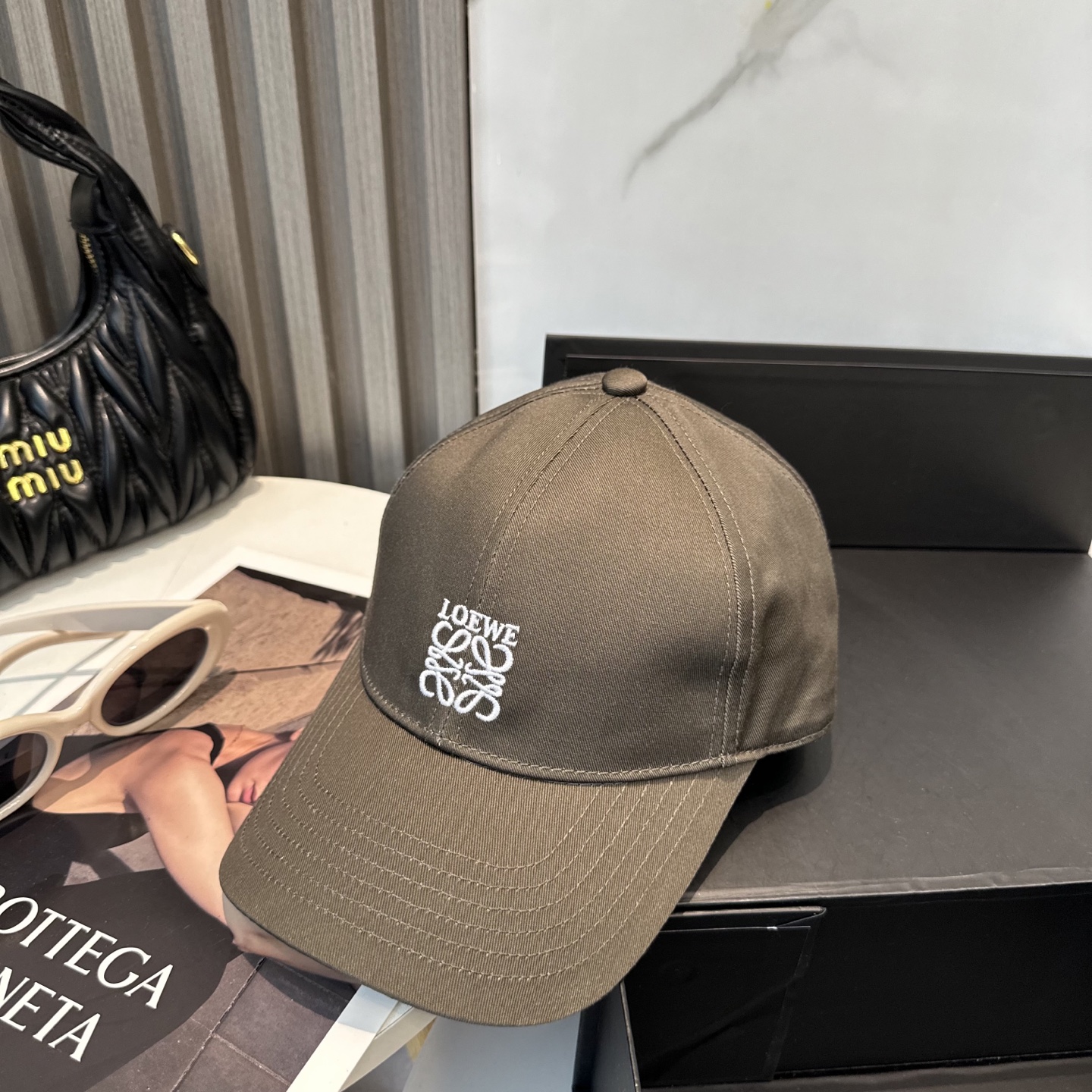 Loewe hat