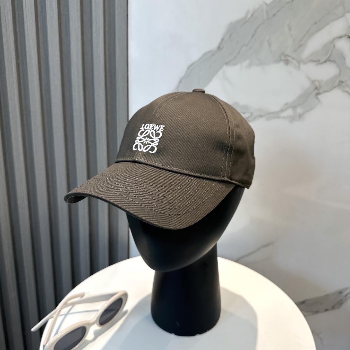 Loewe hat
