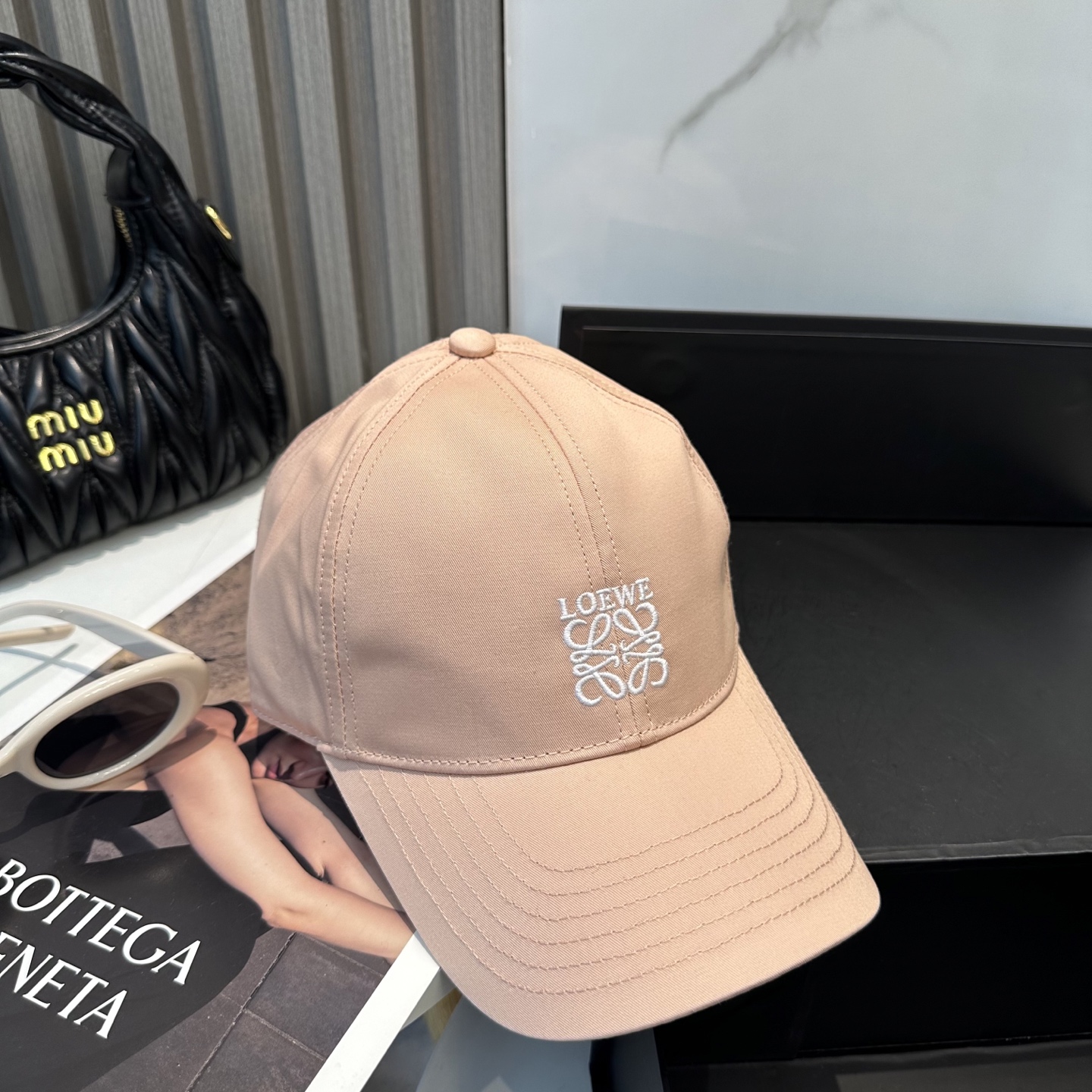 Loewe hat
