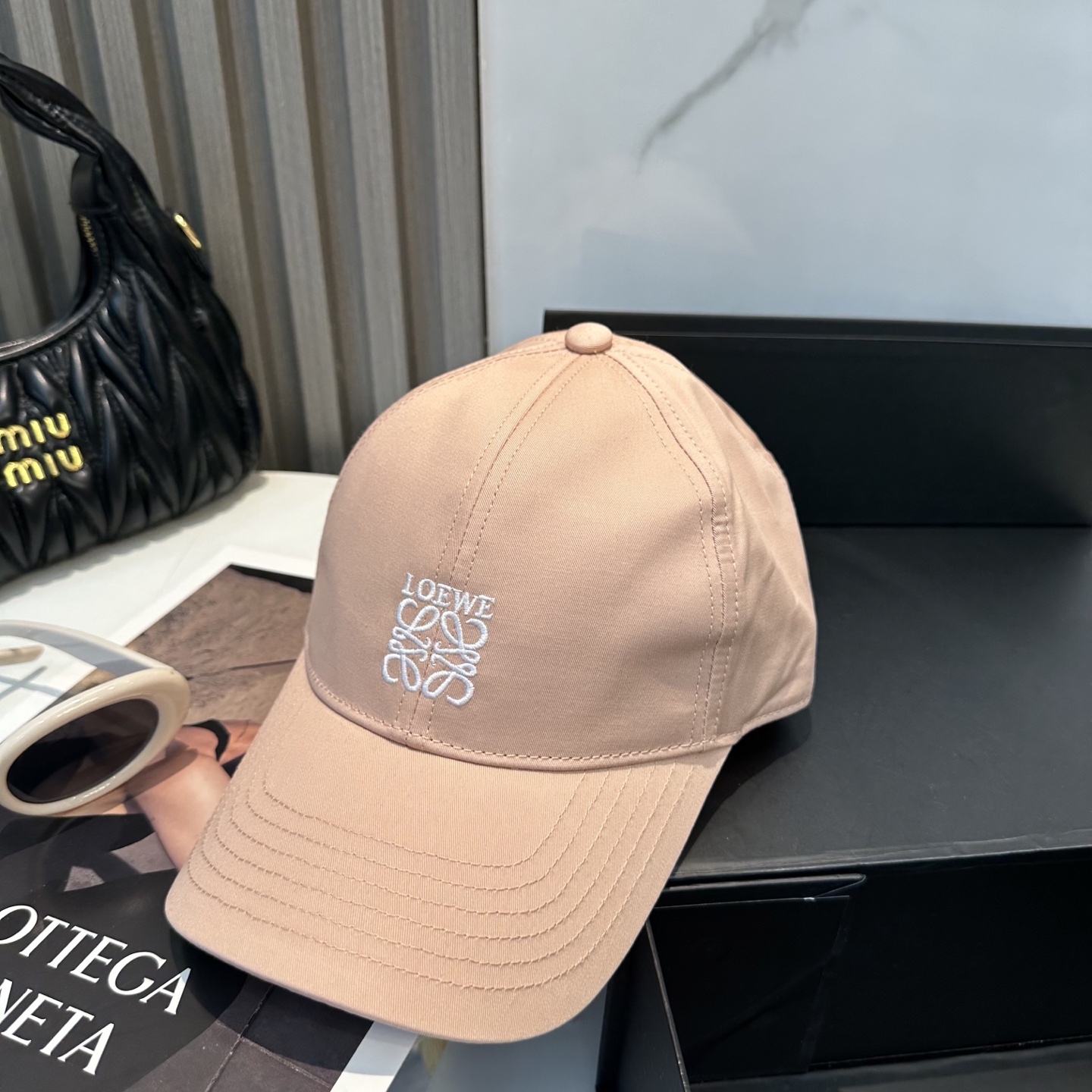 Loewe hat