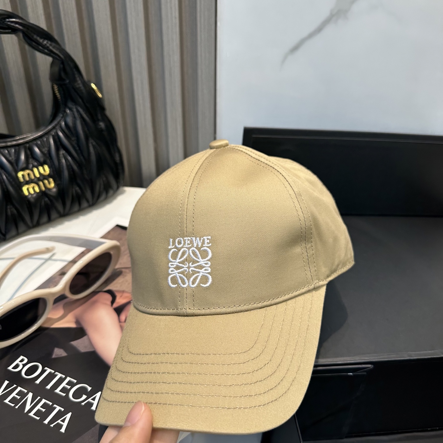 Loewe hat