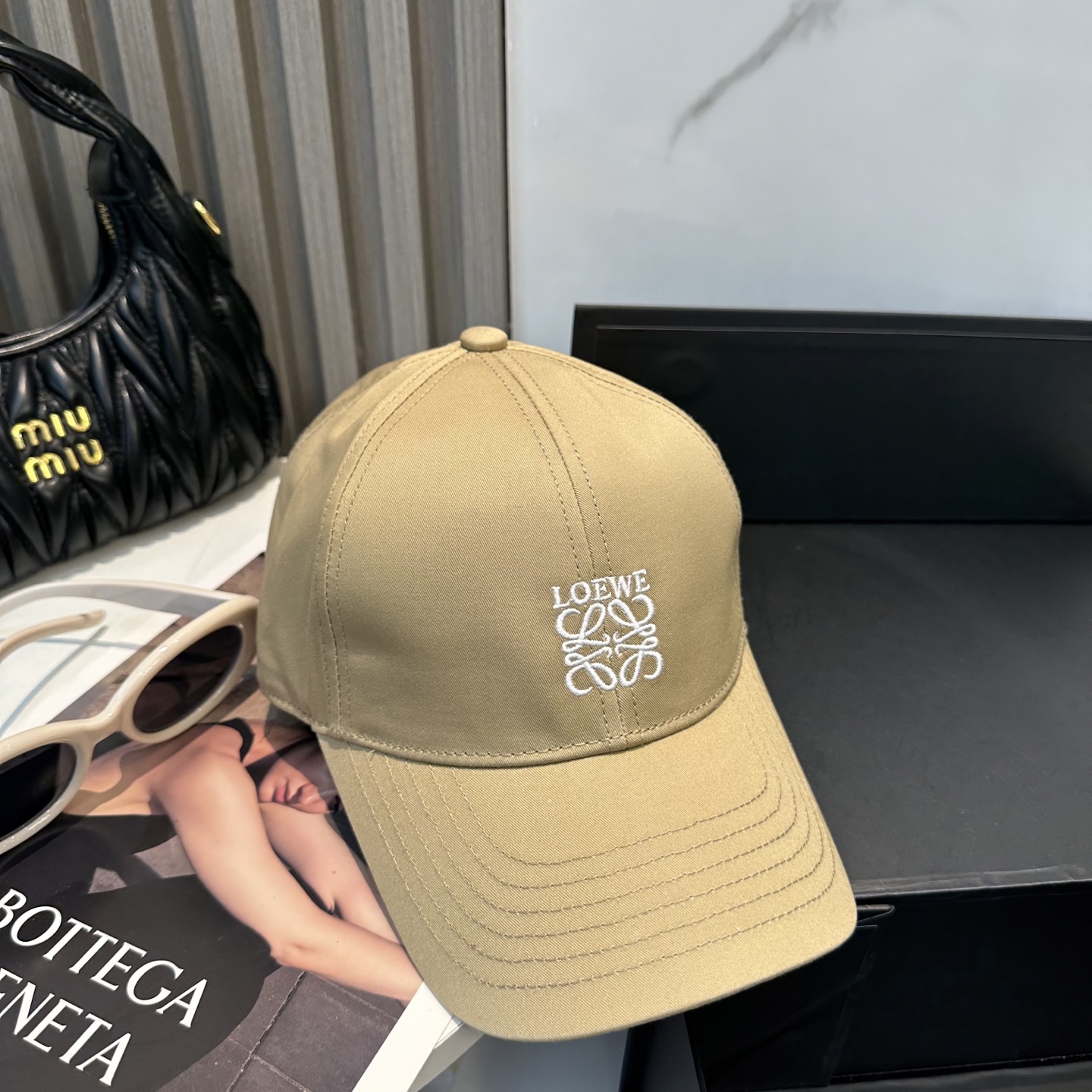 Loewe hat