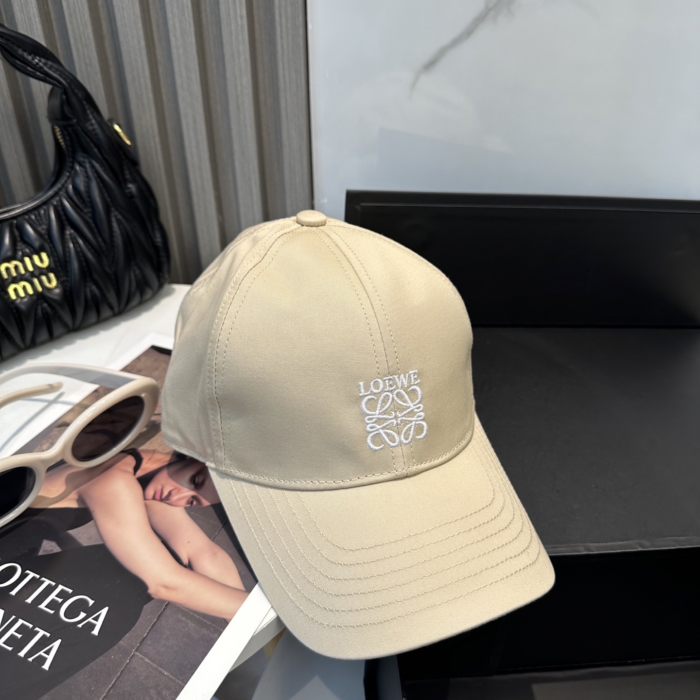 Loewe hat
