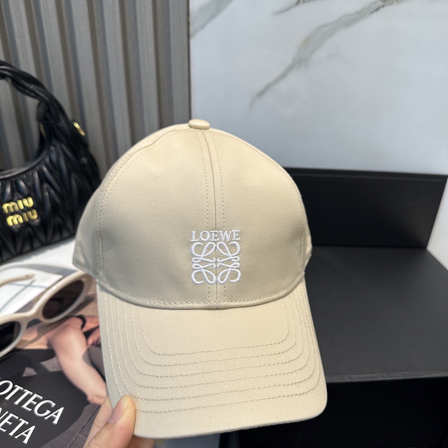 Loewe hat