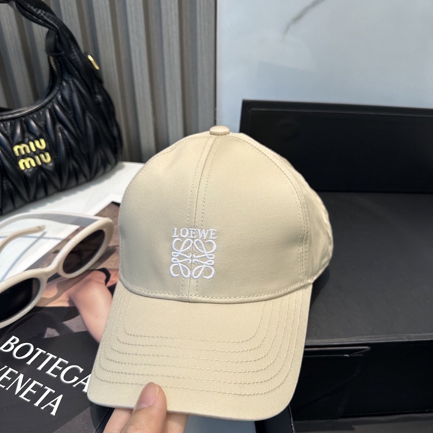 Loewe hat