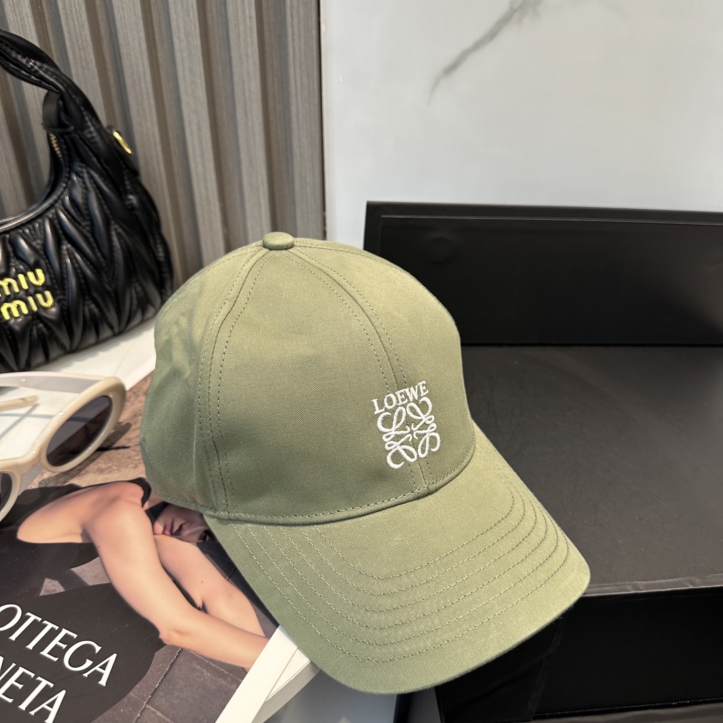 Loewe hat
