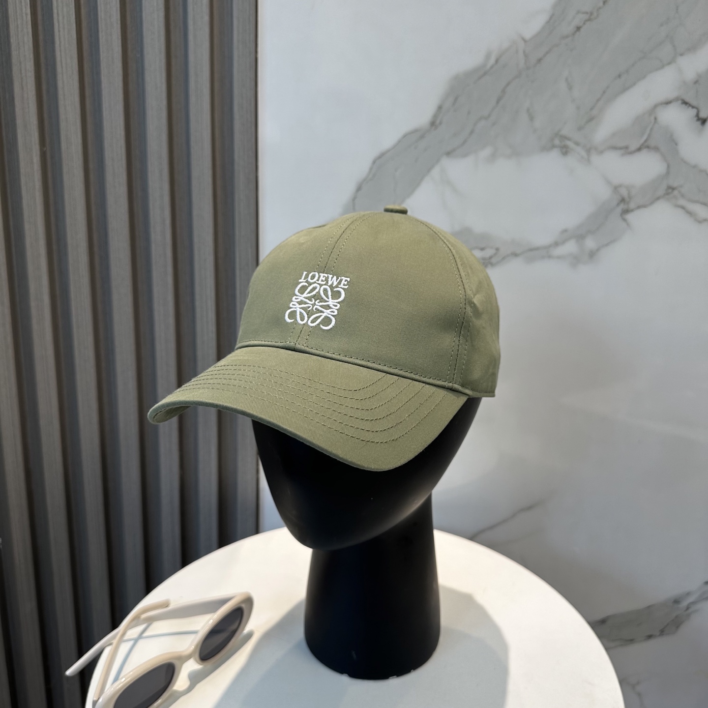 Loewe hat