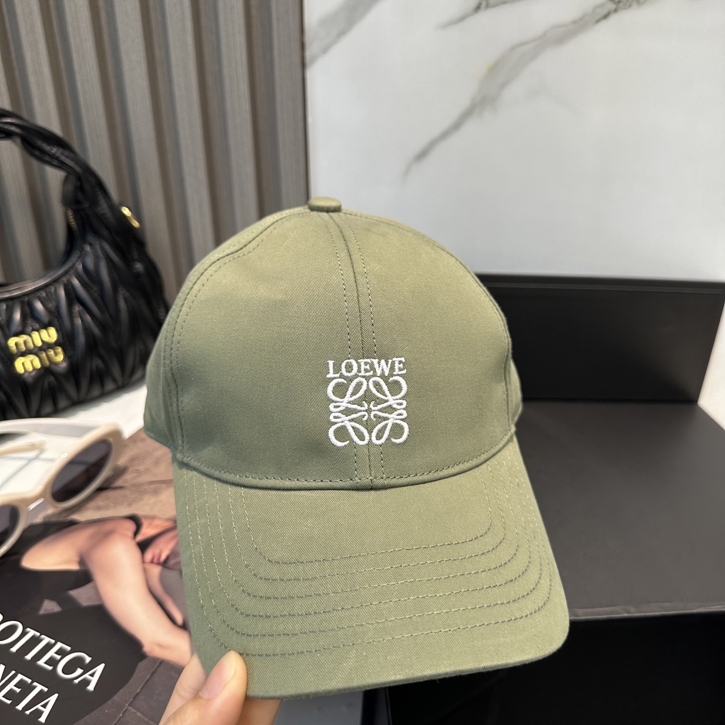 Loewe hat
