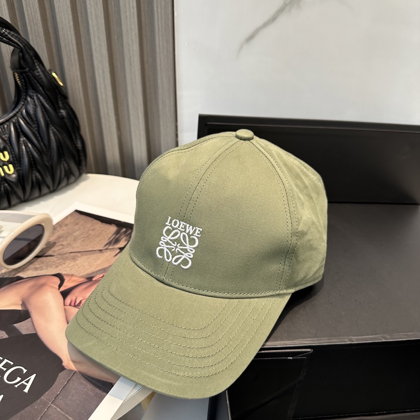 Loewe hat
