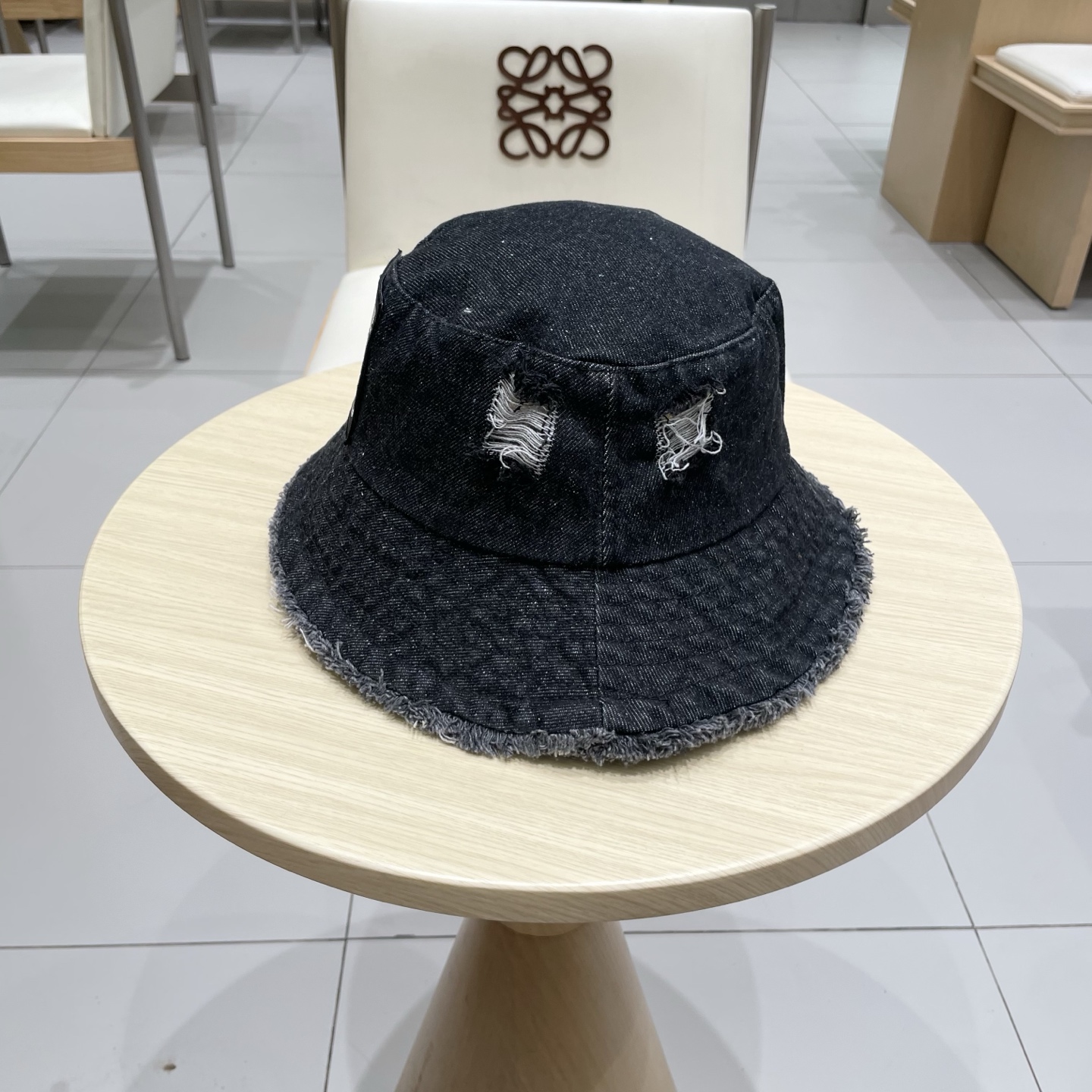 Loewe hat