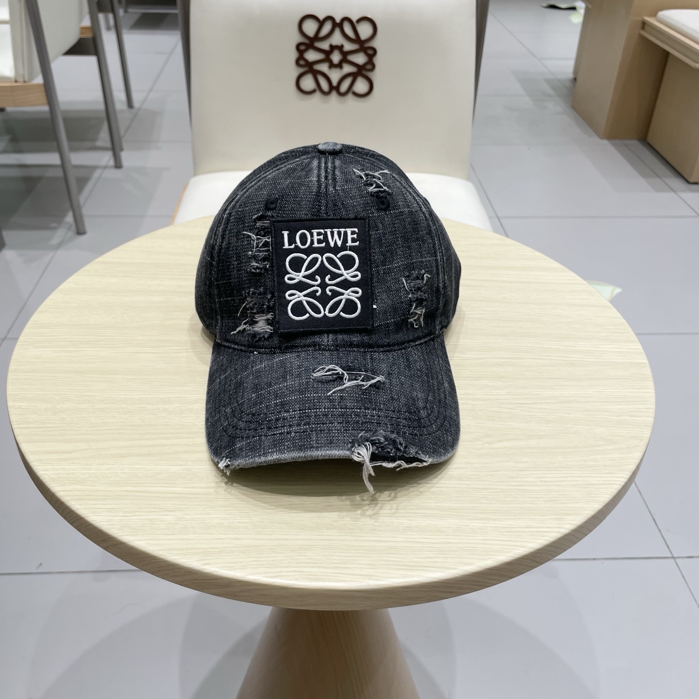 Loewe hat