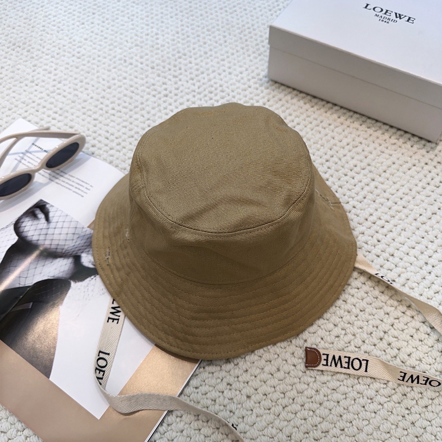 Loewe hat
