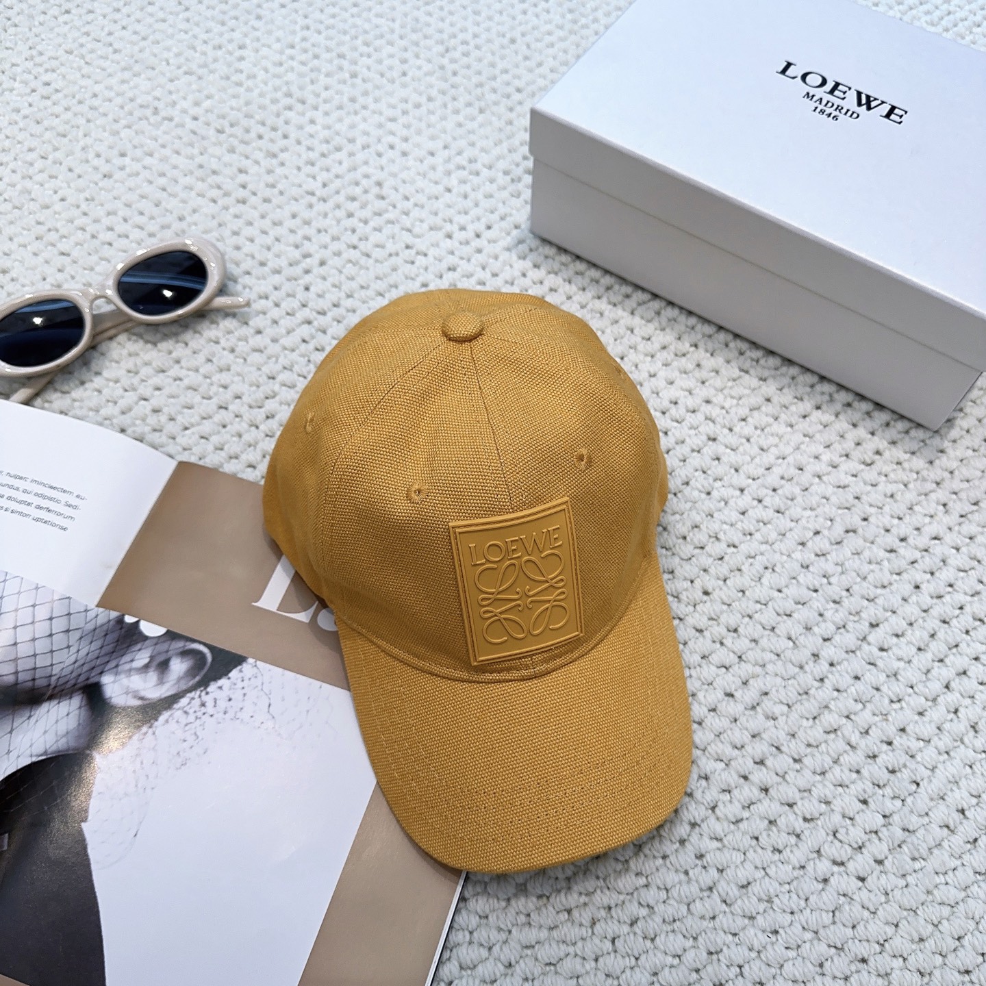 Loewe hat