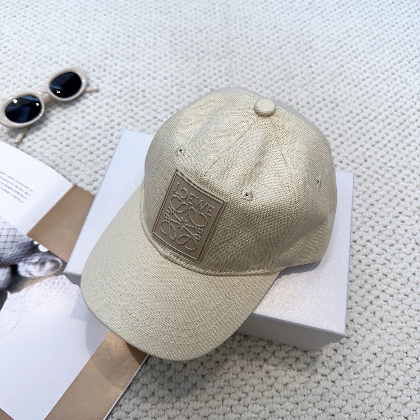 Loewe hat