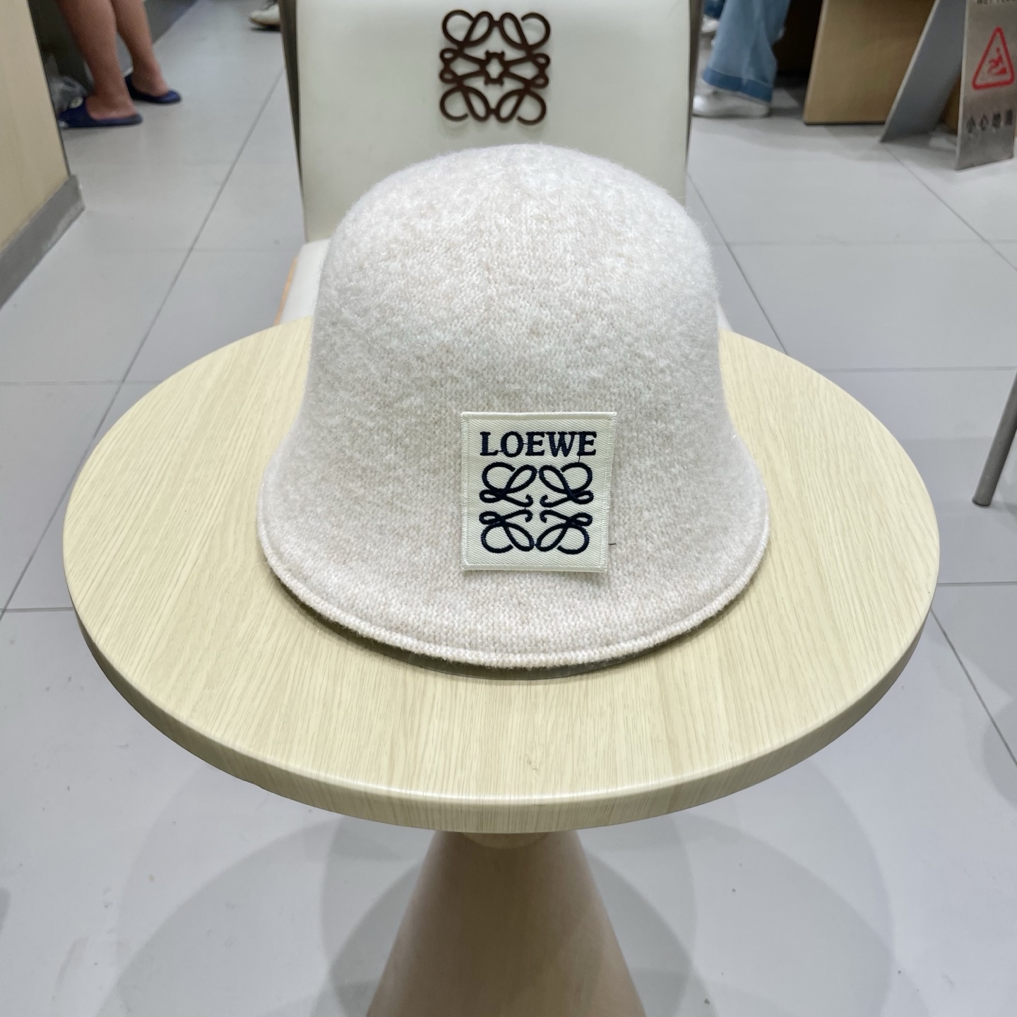 Loewe hat