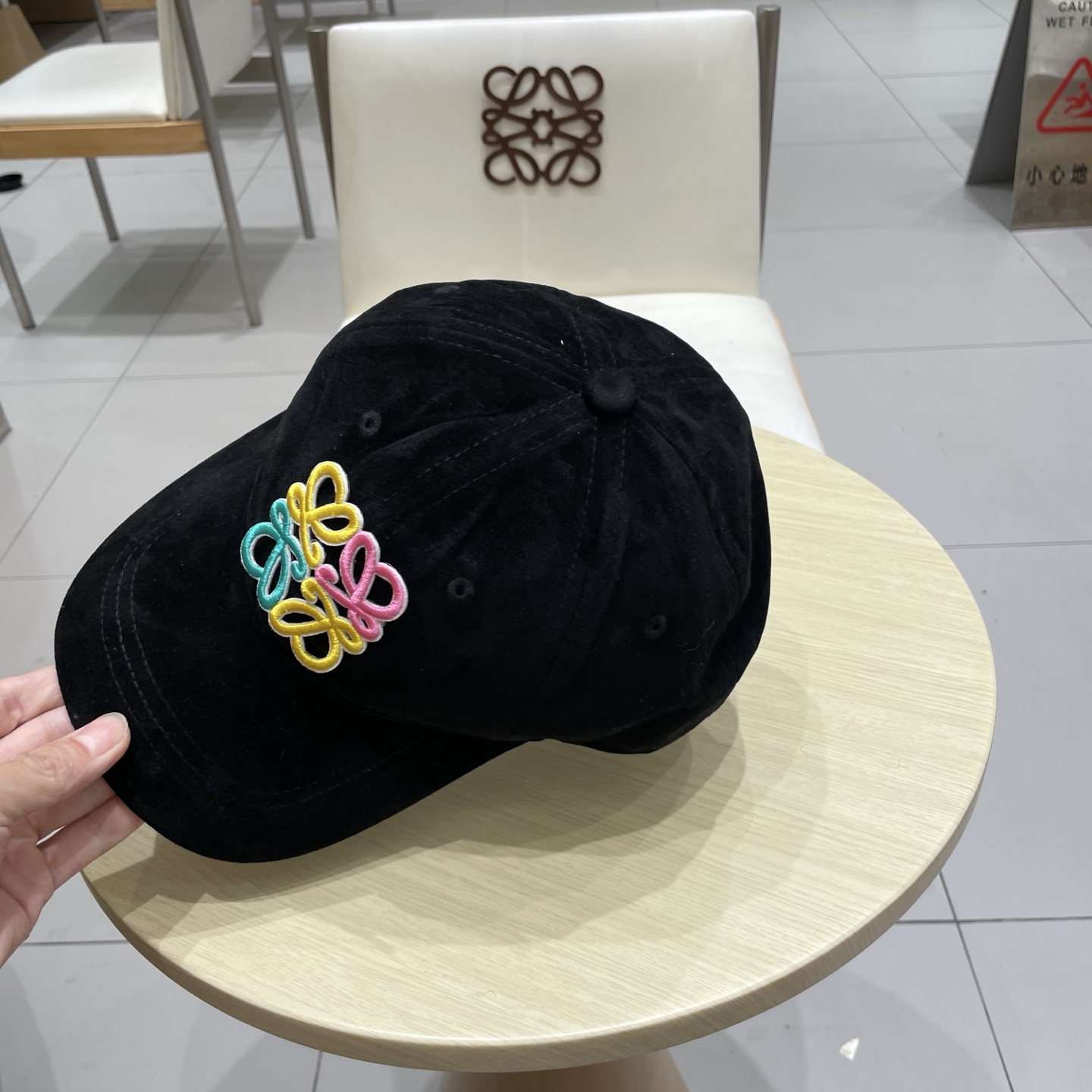 Loewe hat