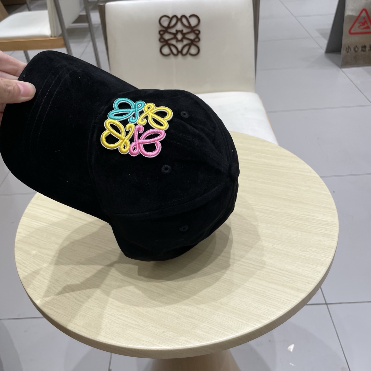 Loewe hat