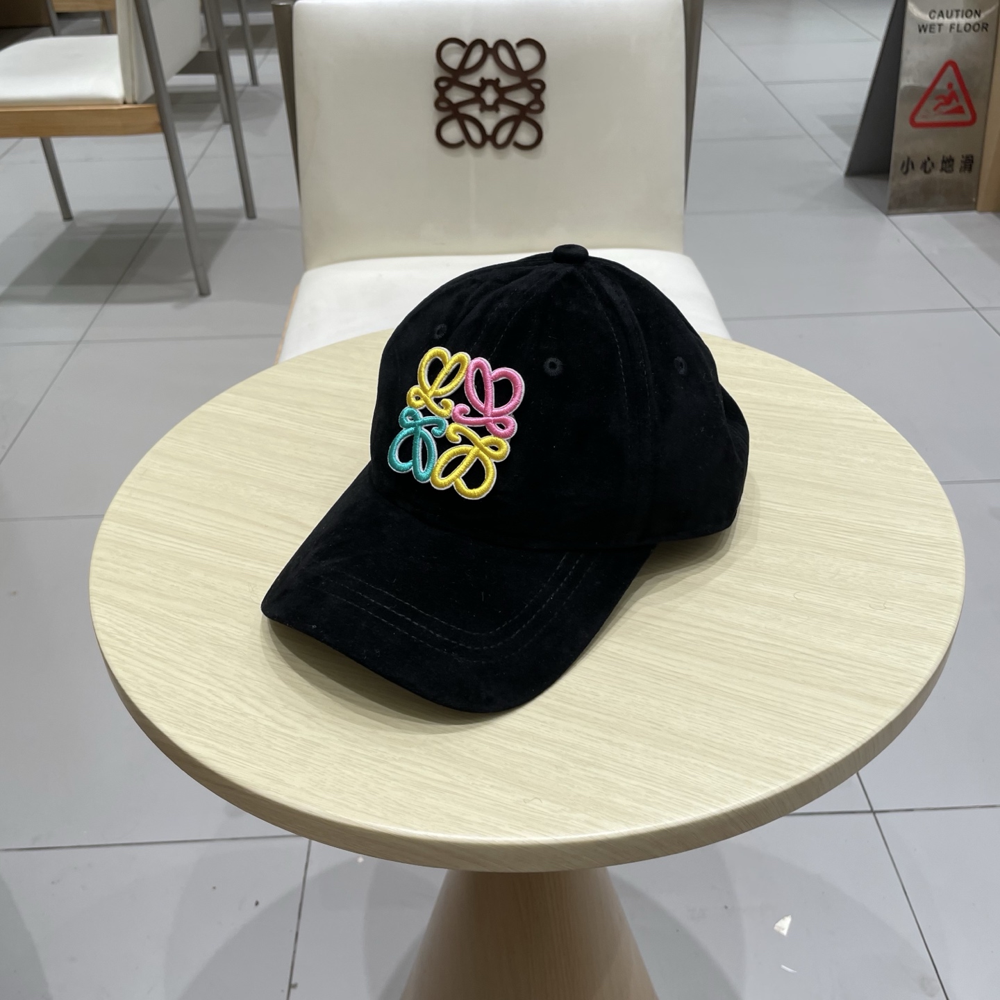 Loewe hat