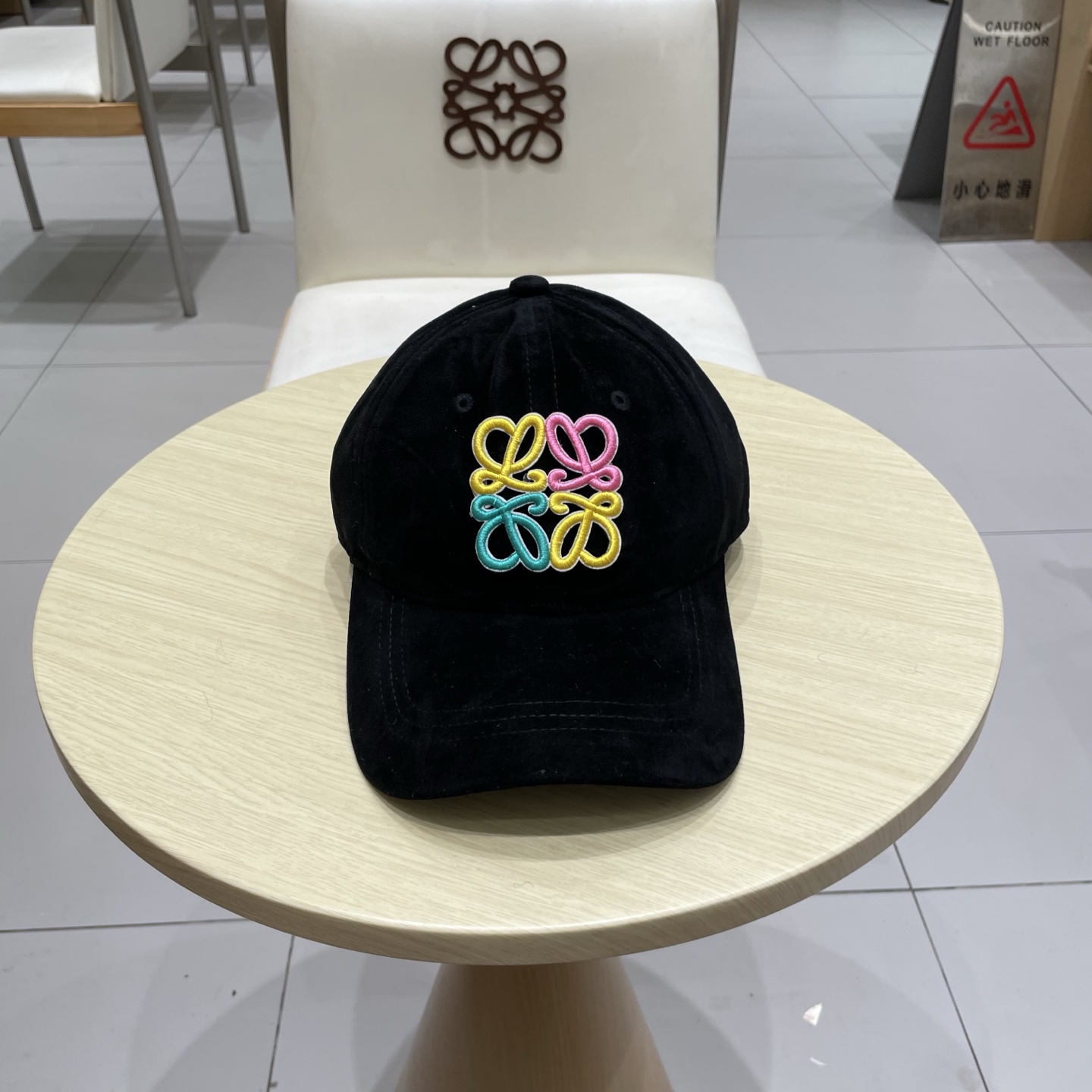 Loewe hat
