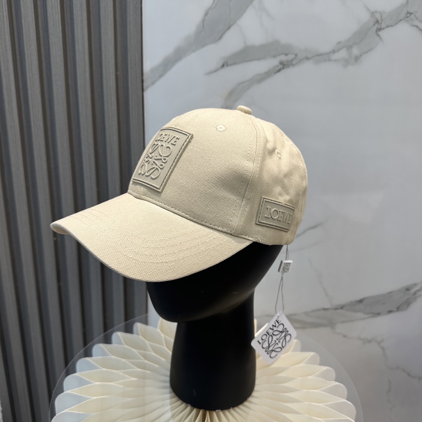 Loewe hat