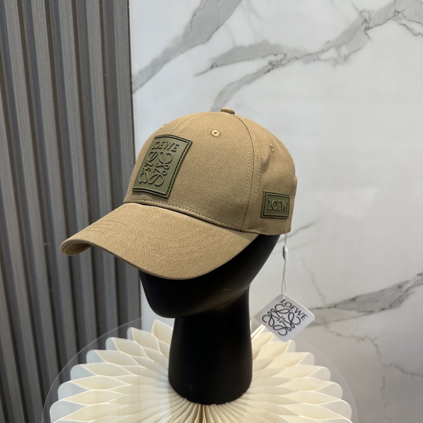 Loewe hat