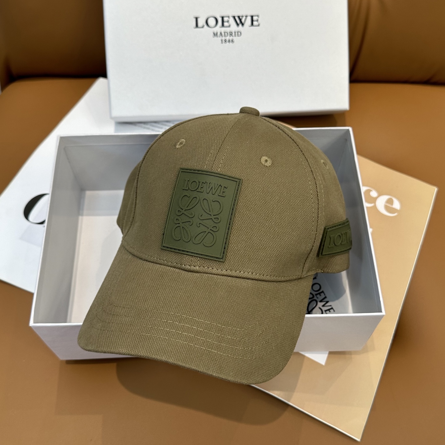 Loewe hat