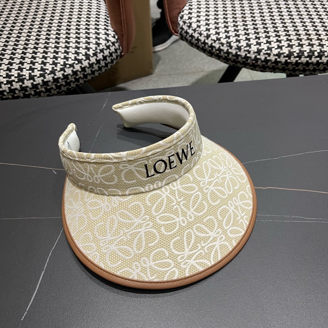 Loewe hat