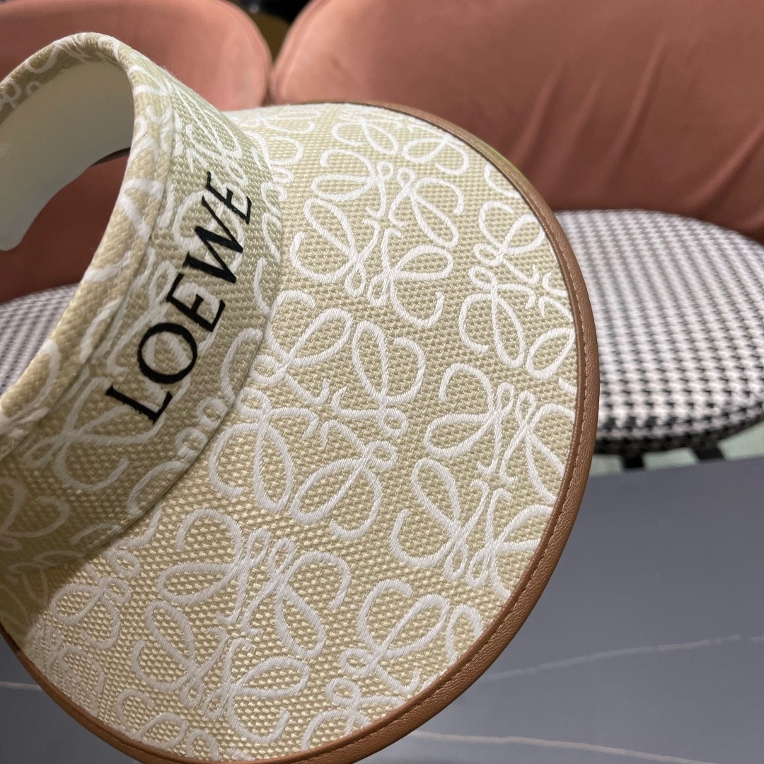 Loewe hat