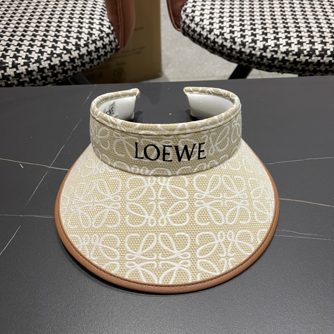 Loewe hat