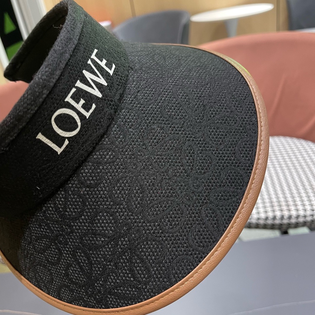 Loewe hat