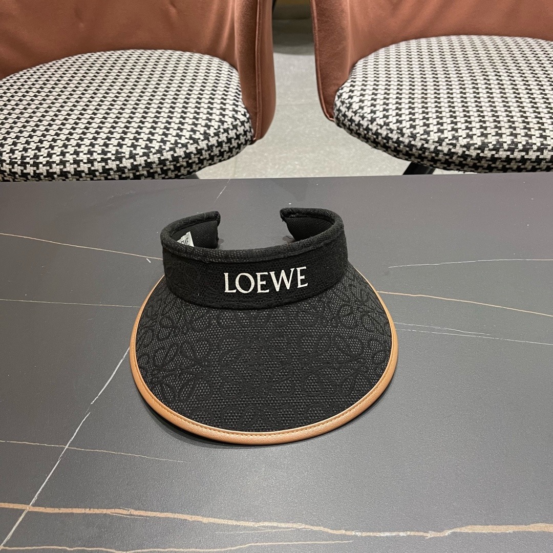 Loewe hat
