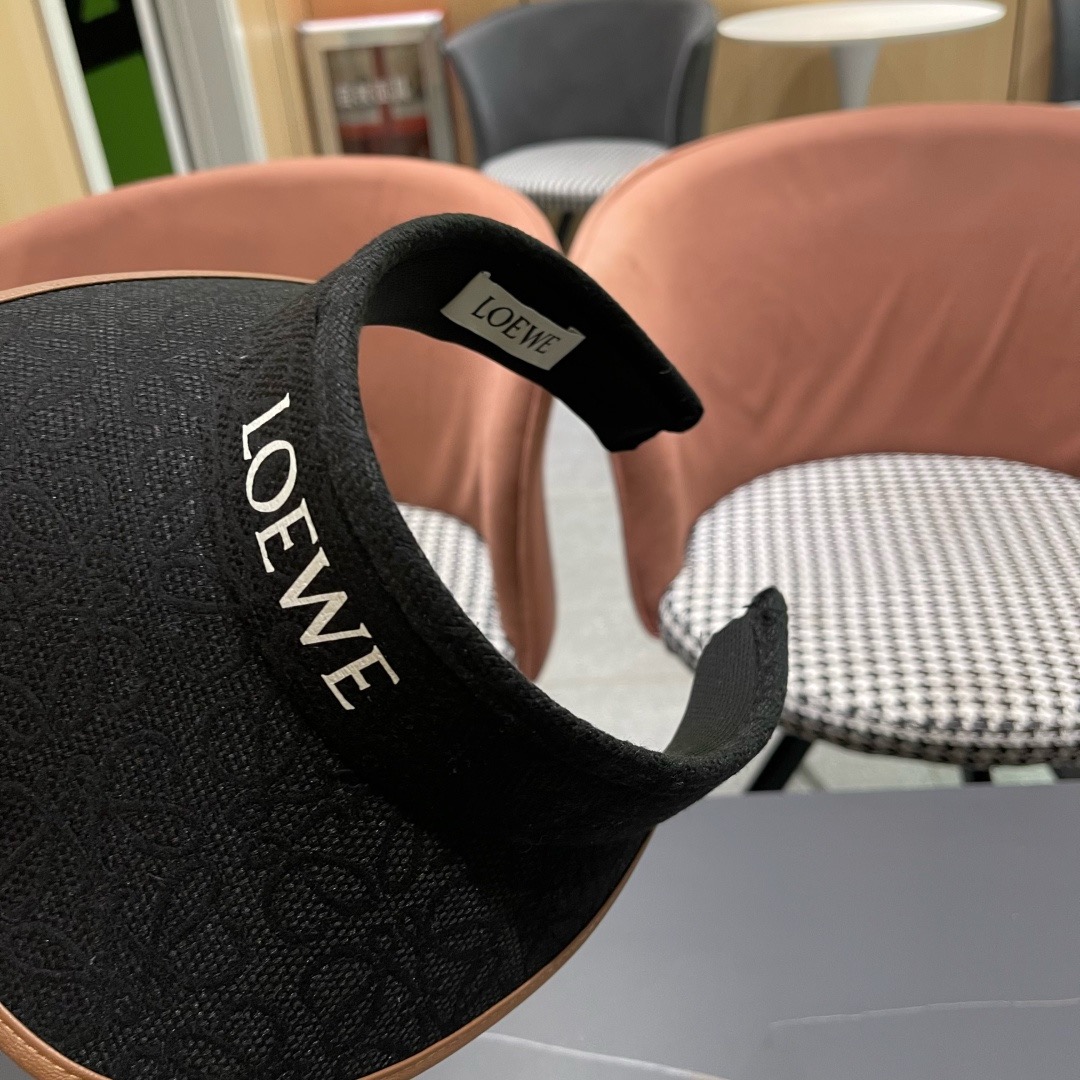 Loewe hat