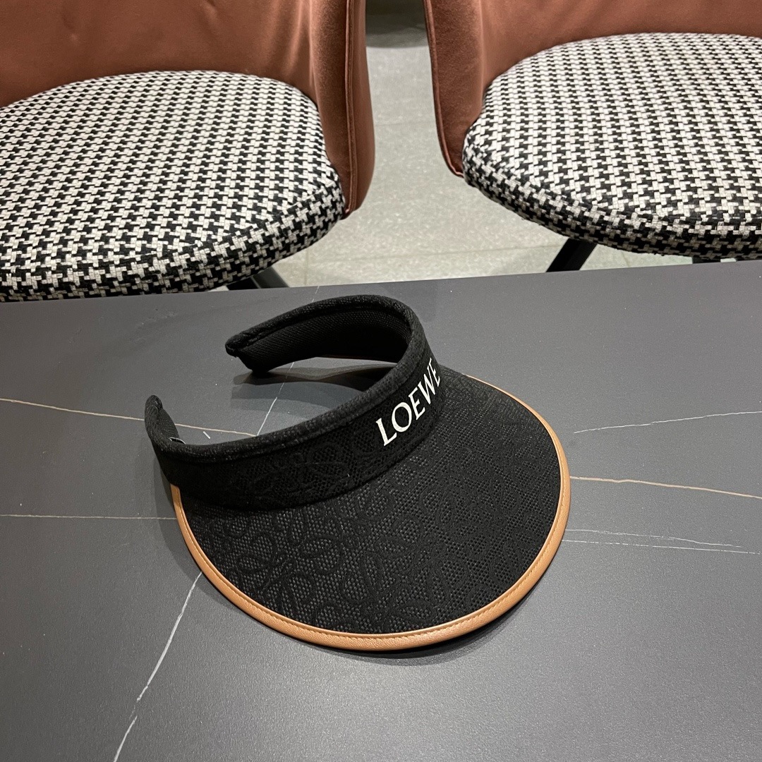 Loewe hat