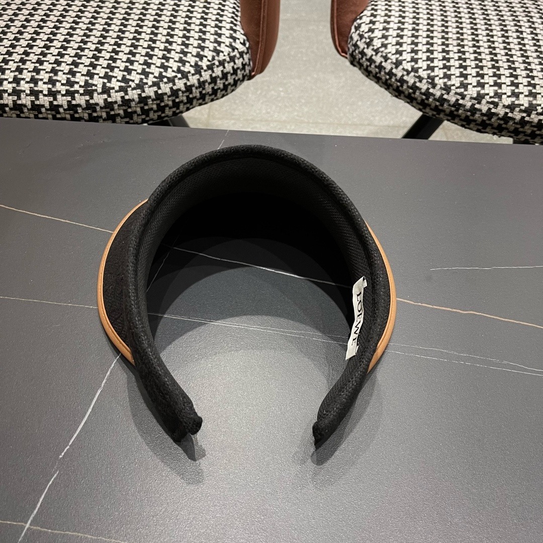 Loewe hat