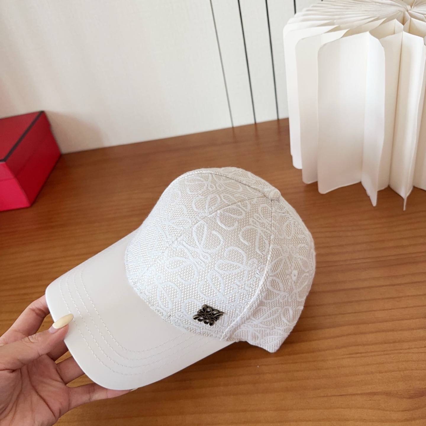 Loewe hat