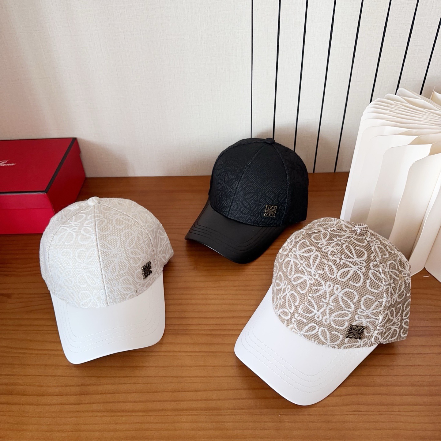 Loewe hat