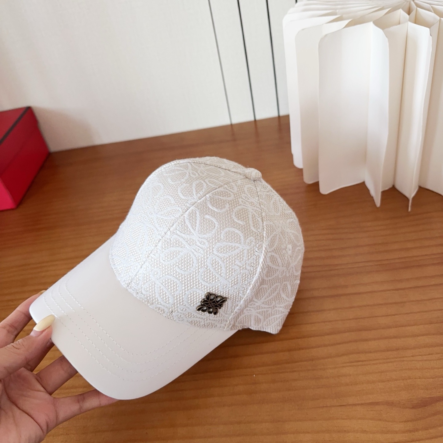 Loewe hat