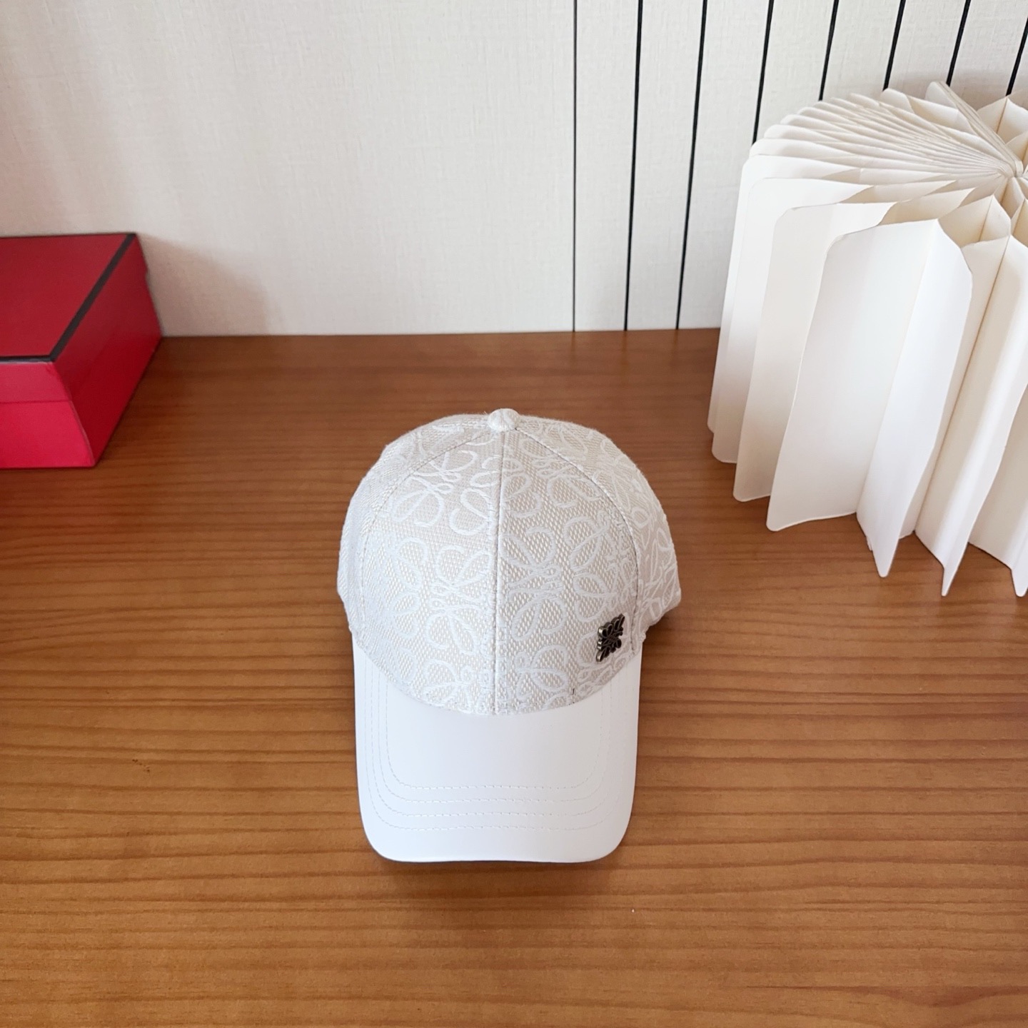 Loewe hat