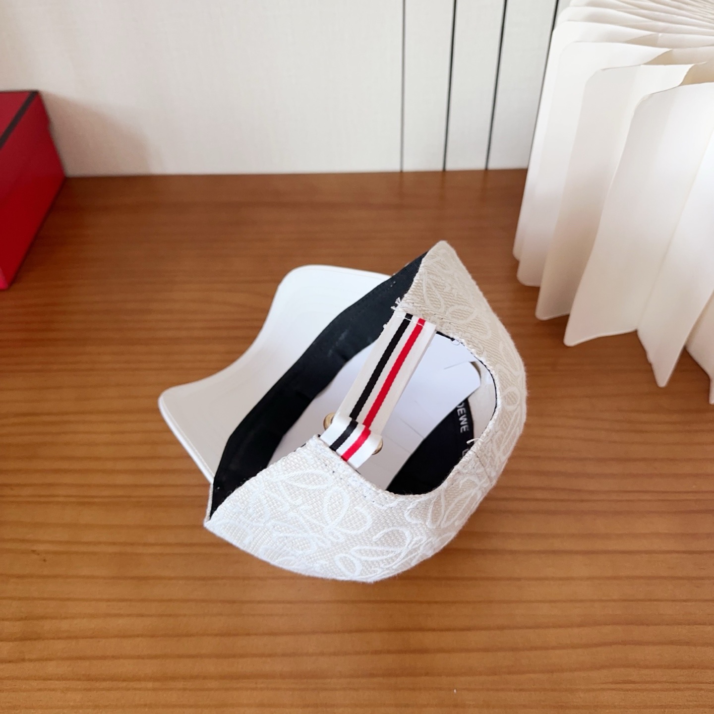 Loewe hat